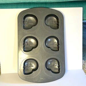 Wilton skeleton baking pan EUC